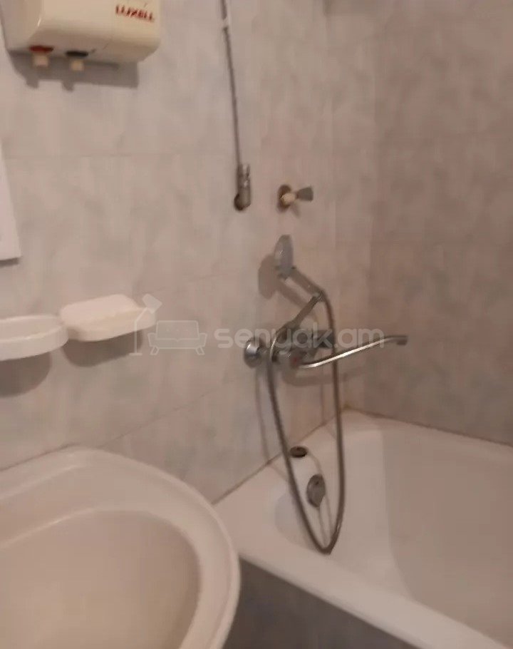 3 Սենյականոց Բնակարան, 92քմ, 7/16 հարկ, Նորմալ Վիճակում