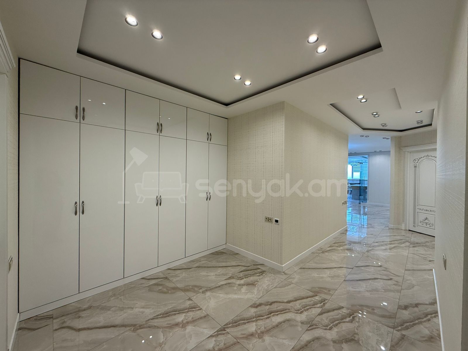 3 Սենյականոց Բնակարան Նորակառույցում, 294քմ, 15/15 հարկ, Դիզայներական Վերանորոգված