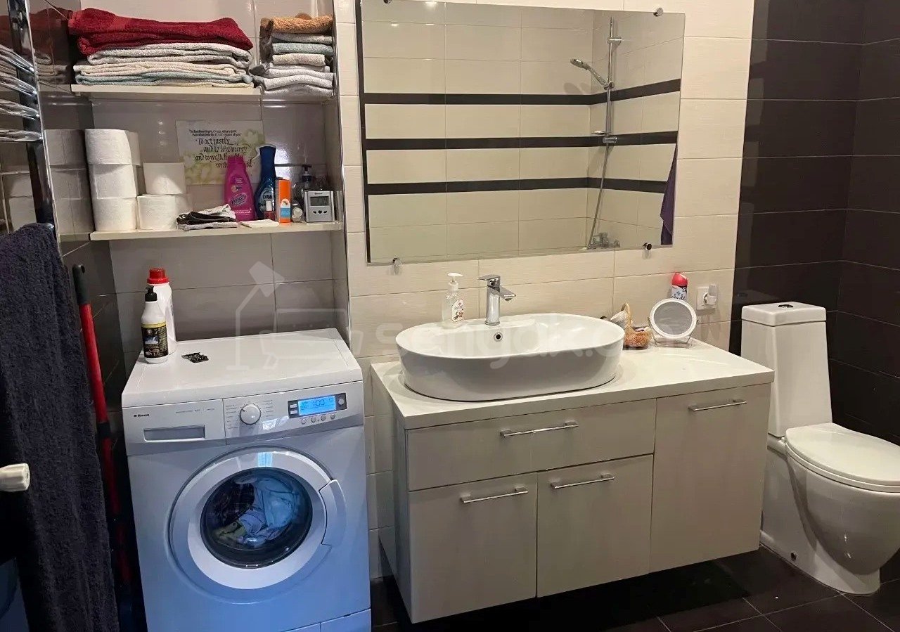 2 Սենյականոց Բնակարան Նորակառույցում, 80քմ, 9/10 հարկ, Կապիտալ Վերանորոգված