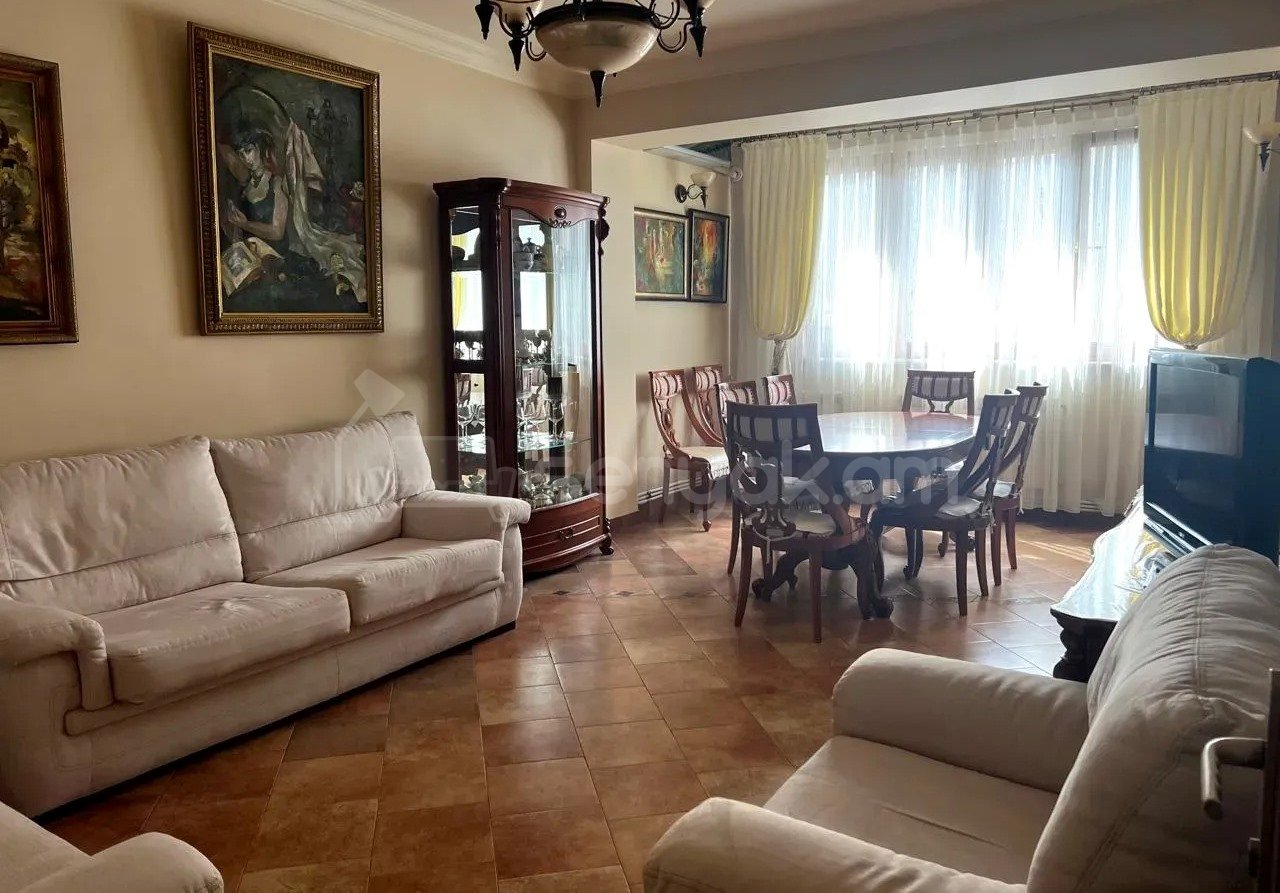 2 Սենյականոց Բնակարան Քարե Շենքում, 66քմ, 2/5 հարկ, Կապիտալ Վերանորոգված, Կահավորված, Արևկող