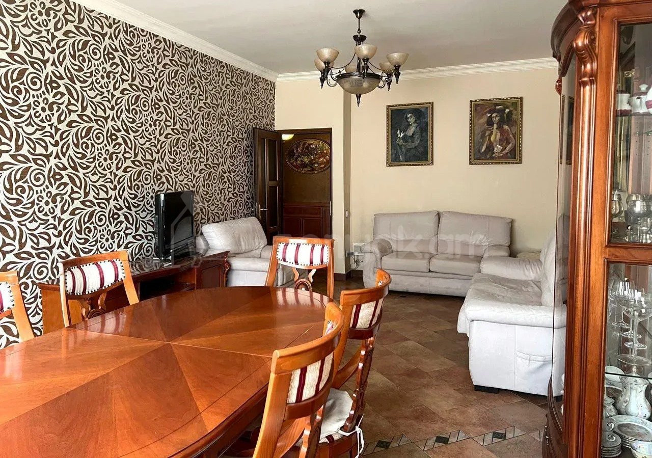 2 Սենյականոց Բնակարան Քարե Շենքում, 66քմ, 2/5 հարկ, Կապիտալ Վերանորոգված, Կահավորված, Արևկող