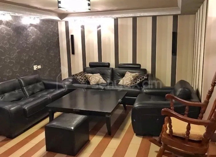 5 Սենյականոց Բնակարան Քարե Շենքում, 140քմ, 1/5 հարկ, Դիզայներական Վերանորոգված