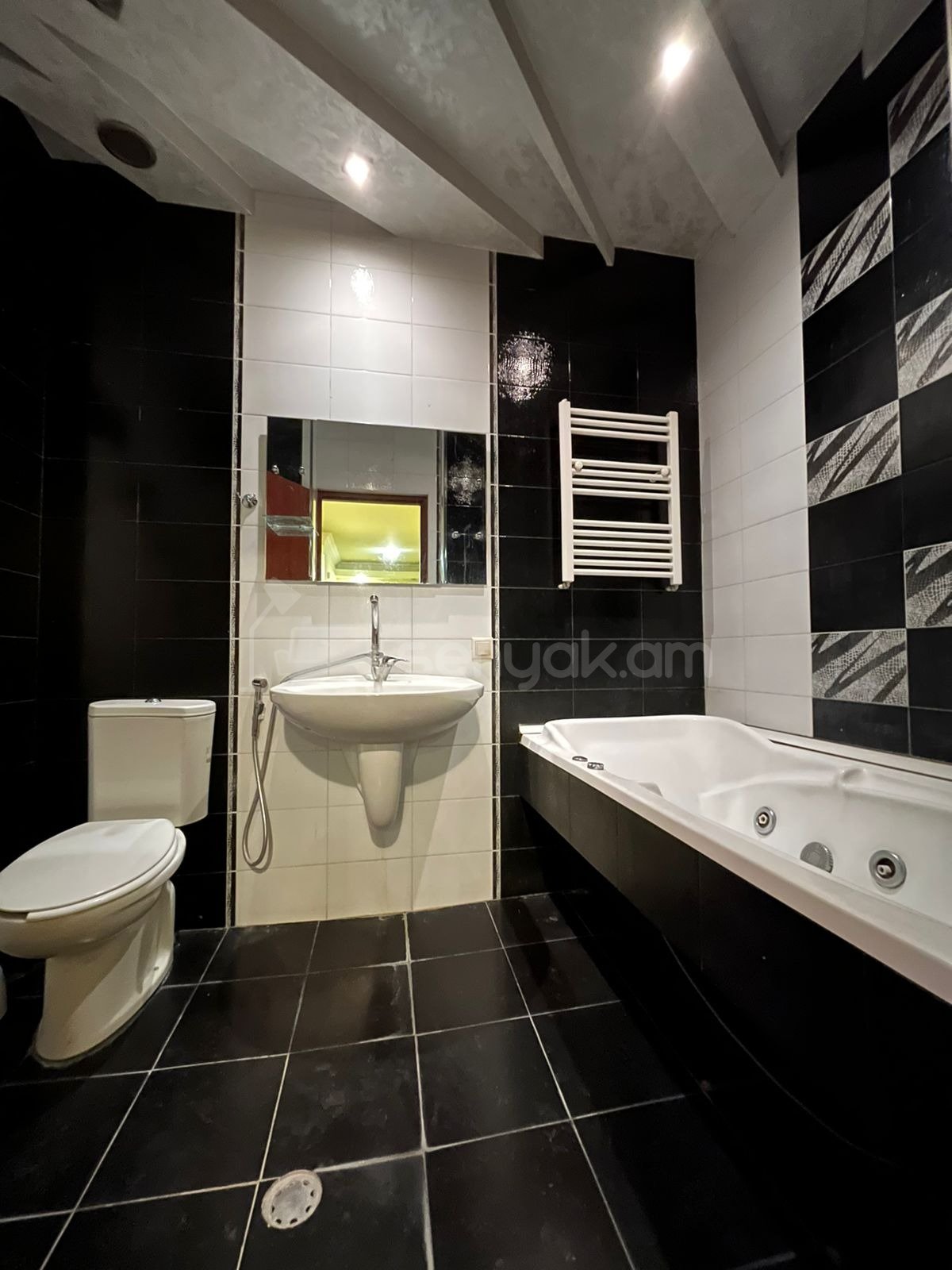 2 Սենյականոց Բնակարան Նորակառույցում, 76քմ, 3/14 հարկ, Կապիտալ Վերանորոգված