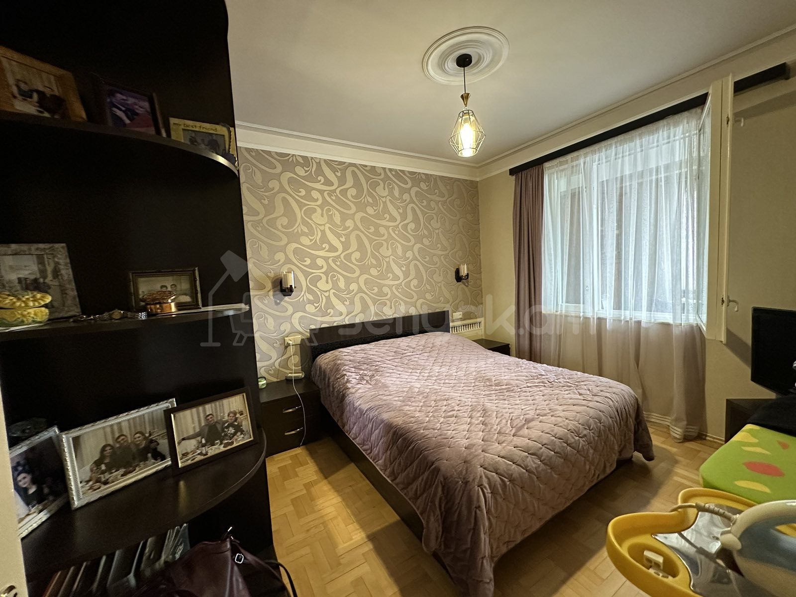 4 Սենյականոց Բնակարան Քարե Շենքում, 124քմ, 2/5 հարկ, Կապիտալ Վերանորոգված