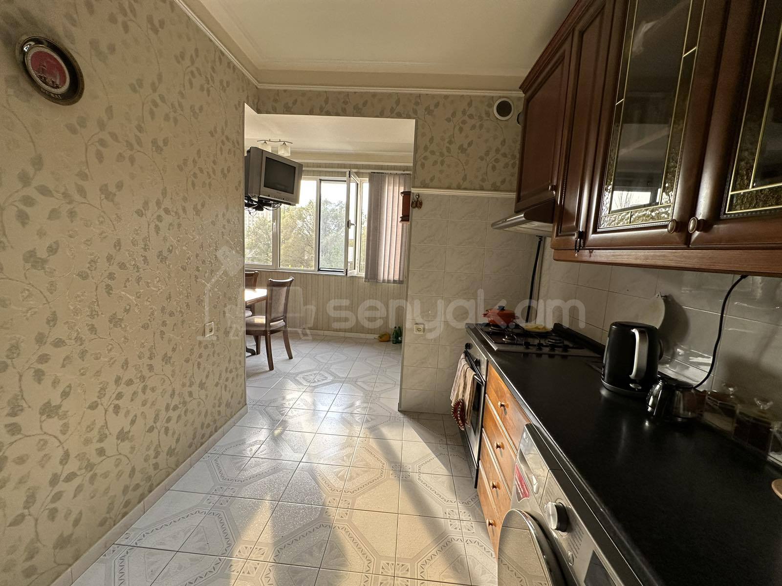 4 Սենյականոց Բնակարան Քարե Շենքում, 124քմ, 2/5 հարկ, Կապիտալ Վերանորոգված