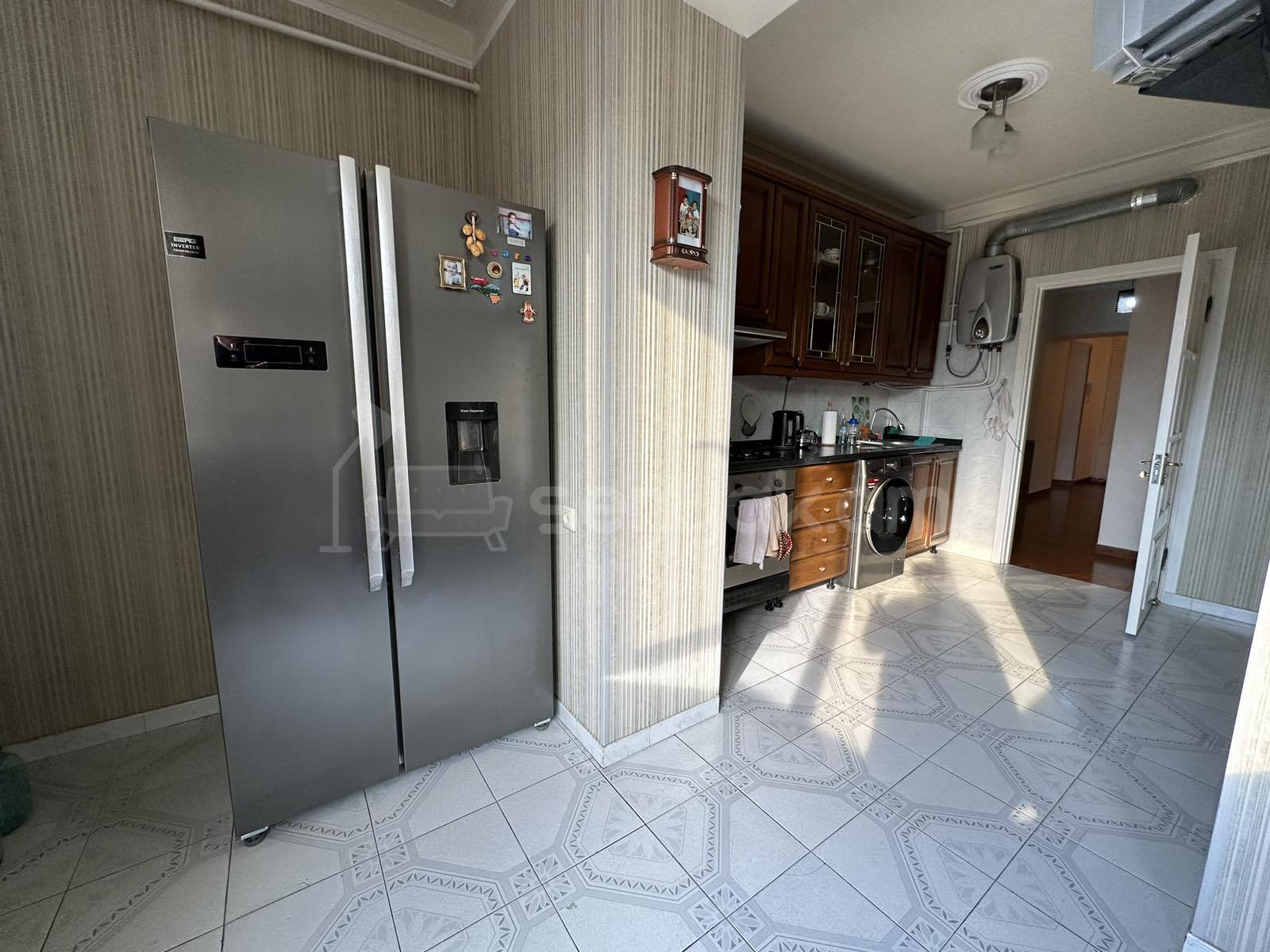 4 Սենյականոց Բնակարան Քարե Շենքում, 124քմ, 2/5 հարկ, Կապիտալ Վերանորոգված