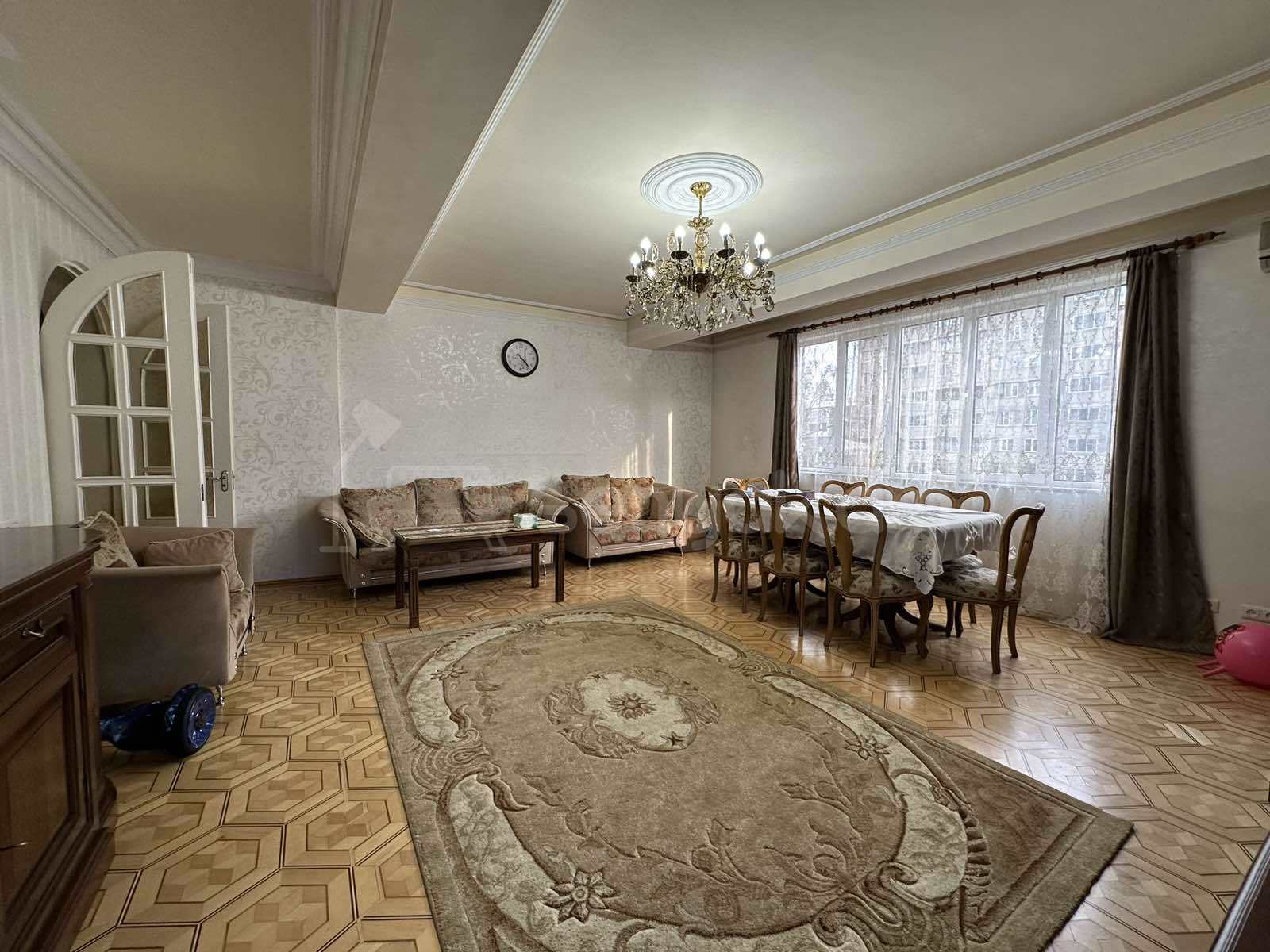 4 Սենյականոց Բնակարան Քարե Շենքում, 124քմ, 2/5 հարկ, Կապիտալ Վերանորոգված