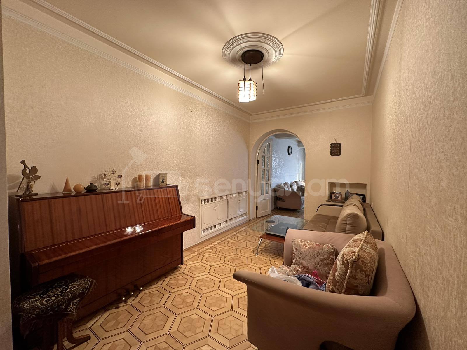 4 Սենյականոց Բնակարան Քարե Շենքում, 124քմ, 2/5 հարկ, Կապիտալ Վերանորոգված