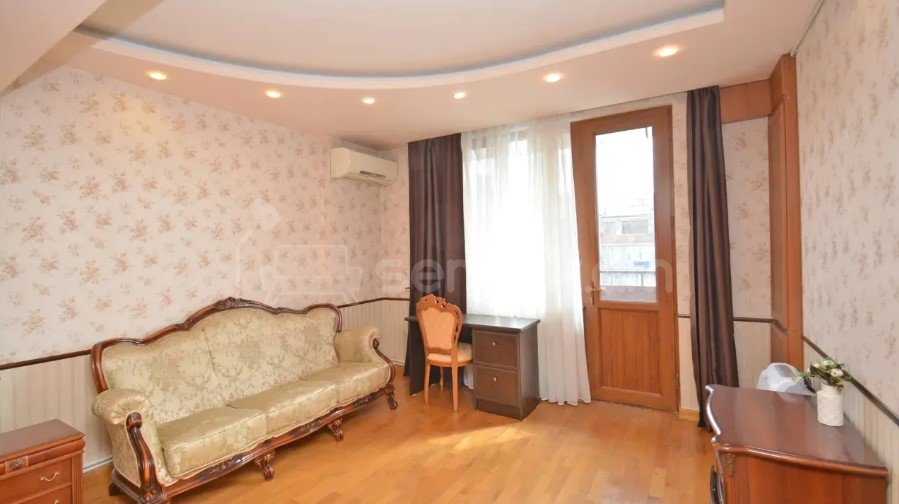 2 Սենյականոց Բնակարան Քարե Շենքում, 60քմ, 4/5 հարկ, Կապիտալ Վերանորոգված, Կահավորված