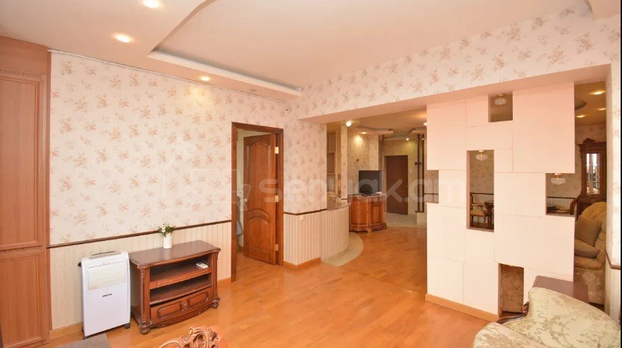 2 Սենյականոց Բնակարան Քարե Շենքում, 60քմ, 4/5 հարկ, Կապիտալ Վերանորոգված, Կահավորված