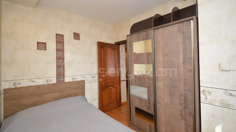 2 Սենյականոց Բնակարան Քարե Շենքում, 60քմ, 4/5 հարկ, Կապիտալ Վերանորոգված, Կահավորված