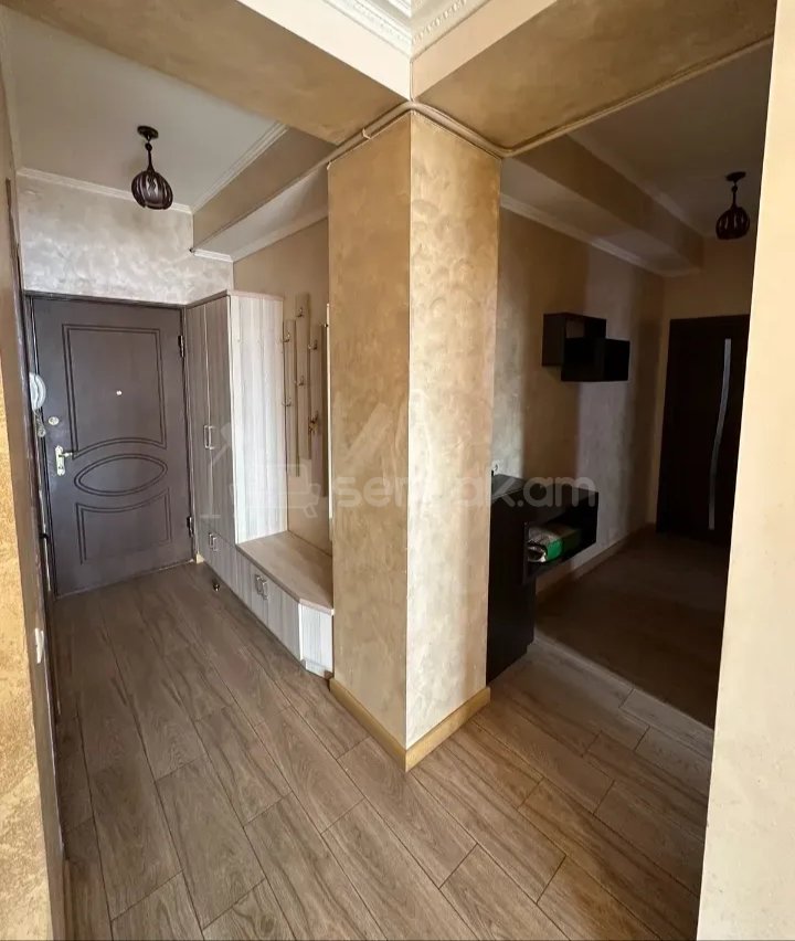 3 Սենյականոց Բնակարան, 77քմ, 6/9 հարկ, Կապիտալ Վերանորոգված, Կահավորված, Արևկող