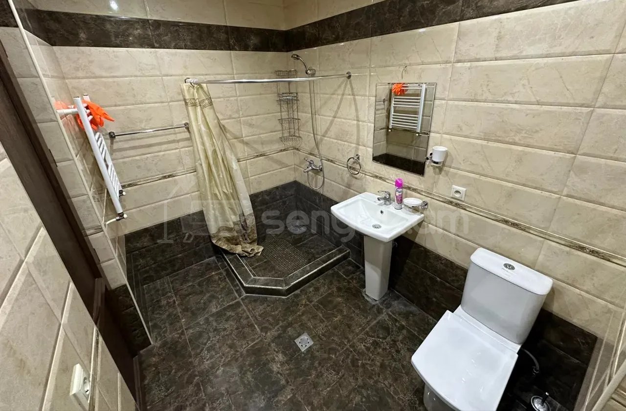 3 Սենյականոց Բնակարան, 77քմ, 6/9 հարկ, Կապիտալ Վերանորոգված, Կահավորված, Արևկող