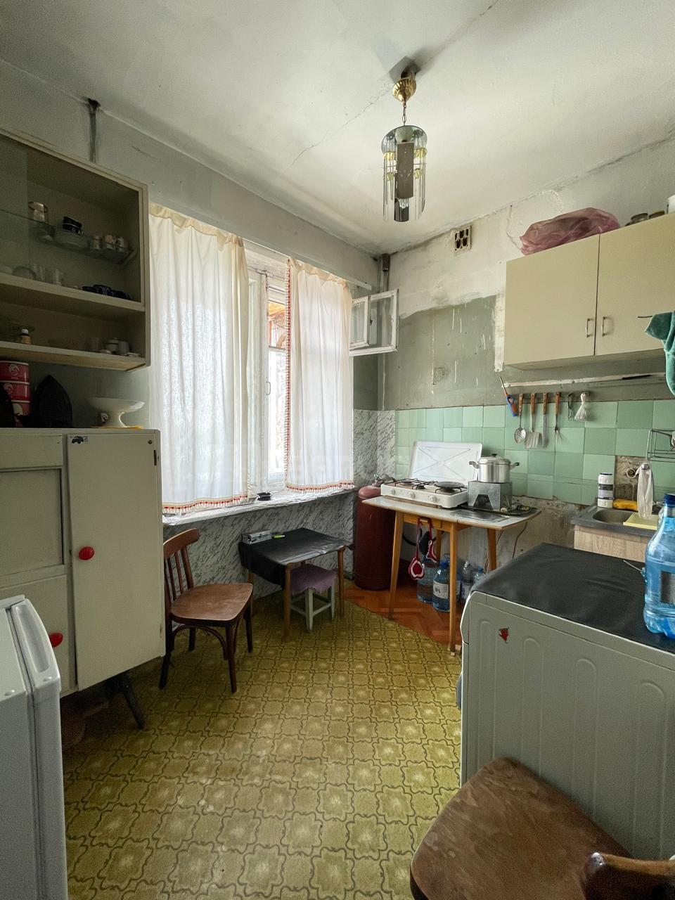 1 Սենյականոց Բնակարան Քարե Շենքում, 38քմ, 4/5 հարկ, Պետական Վիճակում