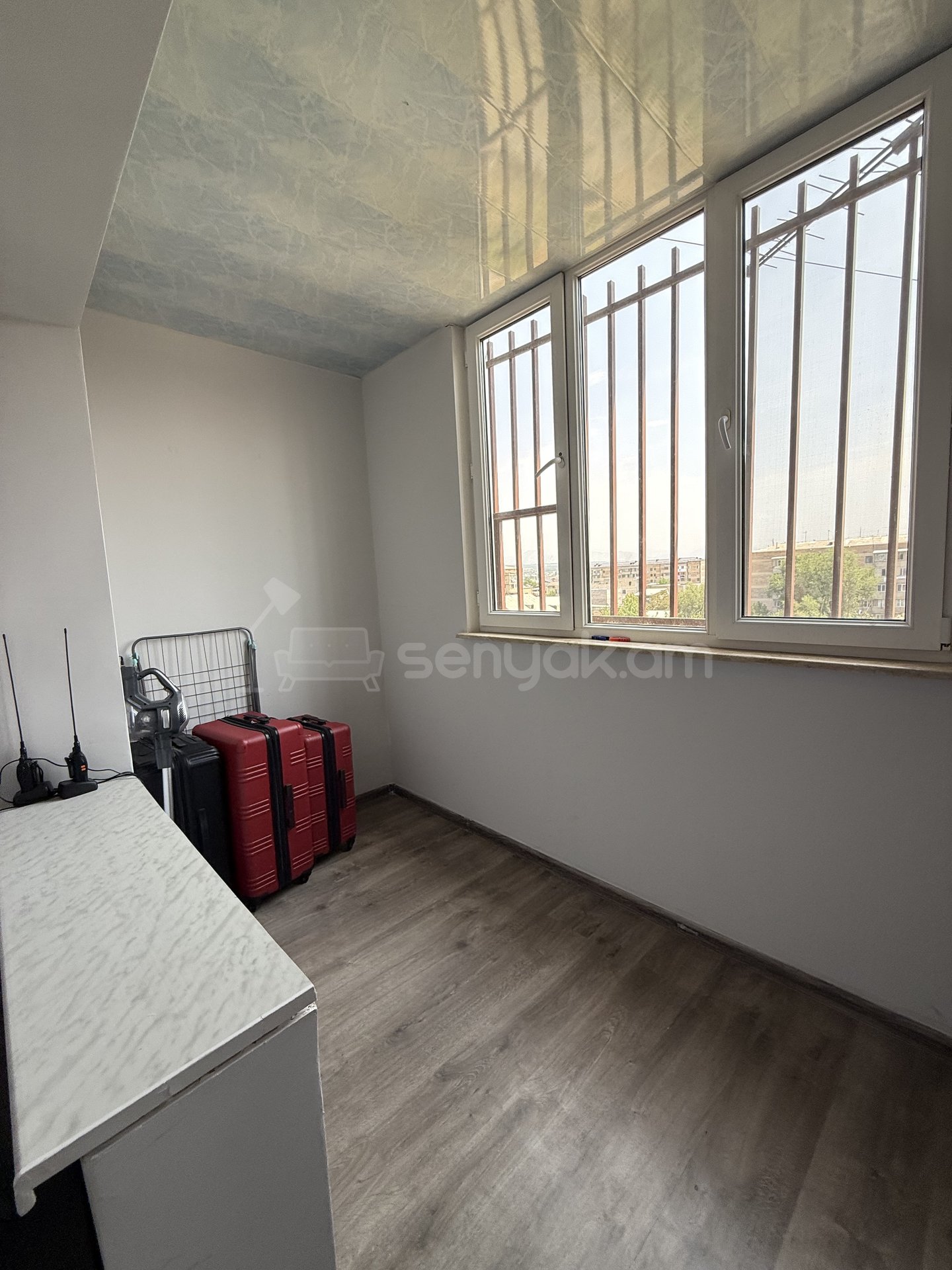 3 Սենյականոց Բնակարան Քարե Շենքում, 79քմ, 5/5 հարկ, Կապիտալ Վերանորոգված