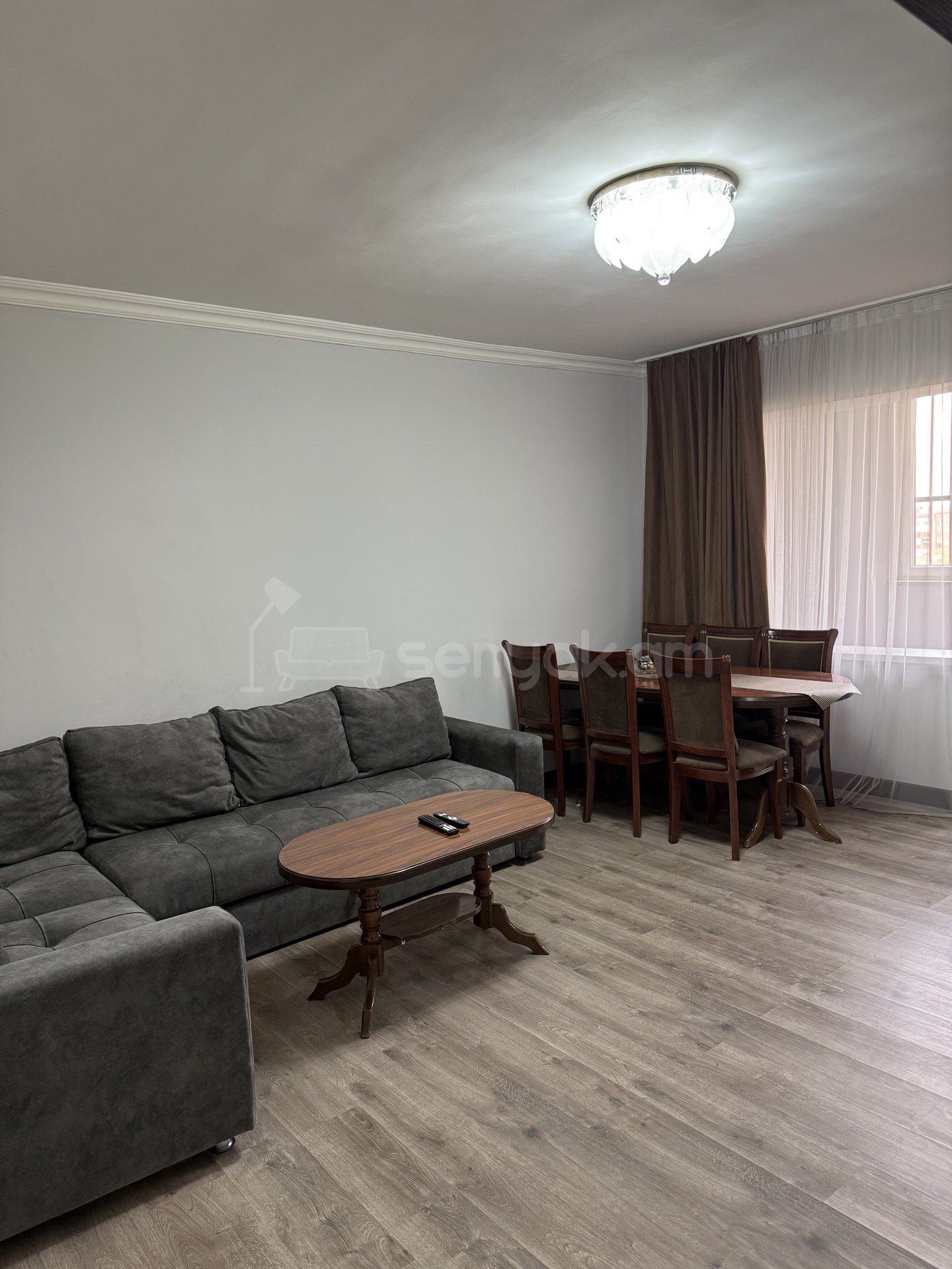 3 Սենյականոց Բնակարան Քարե Շենքում, 79քմ, 5/5 հարկ, Կապիտալ Վերանորոգված