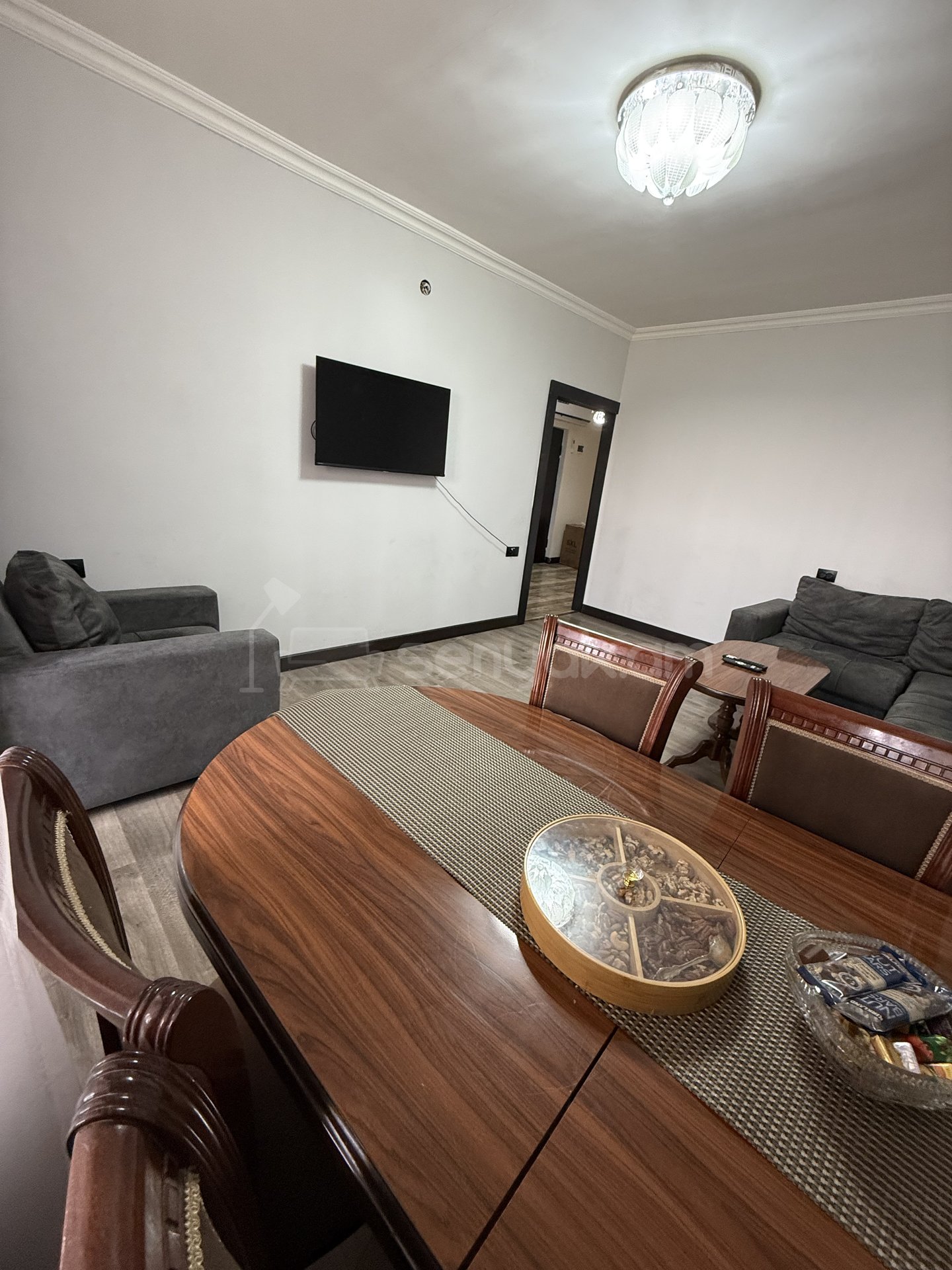 3 Սենյականոց Բնակարան Քարե Շենքում, 79քմ, 5/5 հարկ, Կապիտալ Վերանորոգված