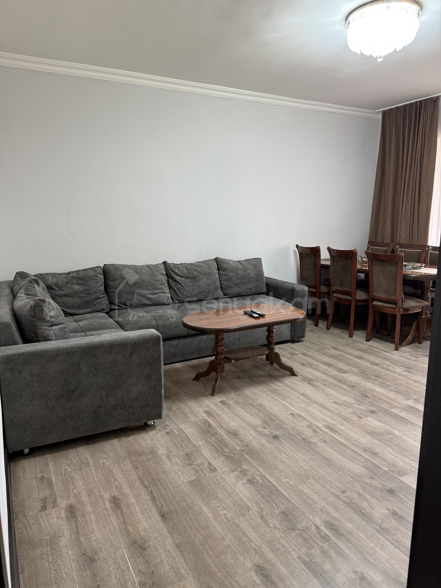 3 Սենյականոց Բնակարան Քարե Շենքում, 79քմ, 5/5 հարկ, Կապիտալ Վերանորոգված