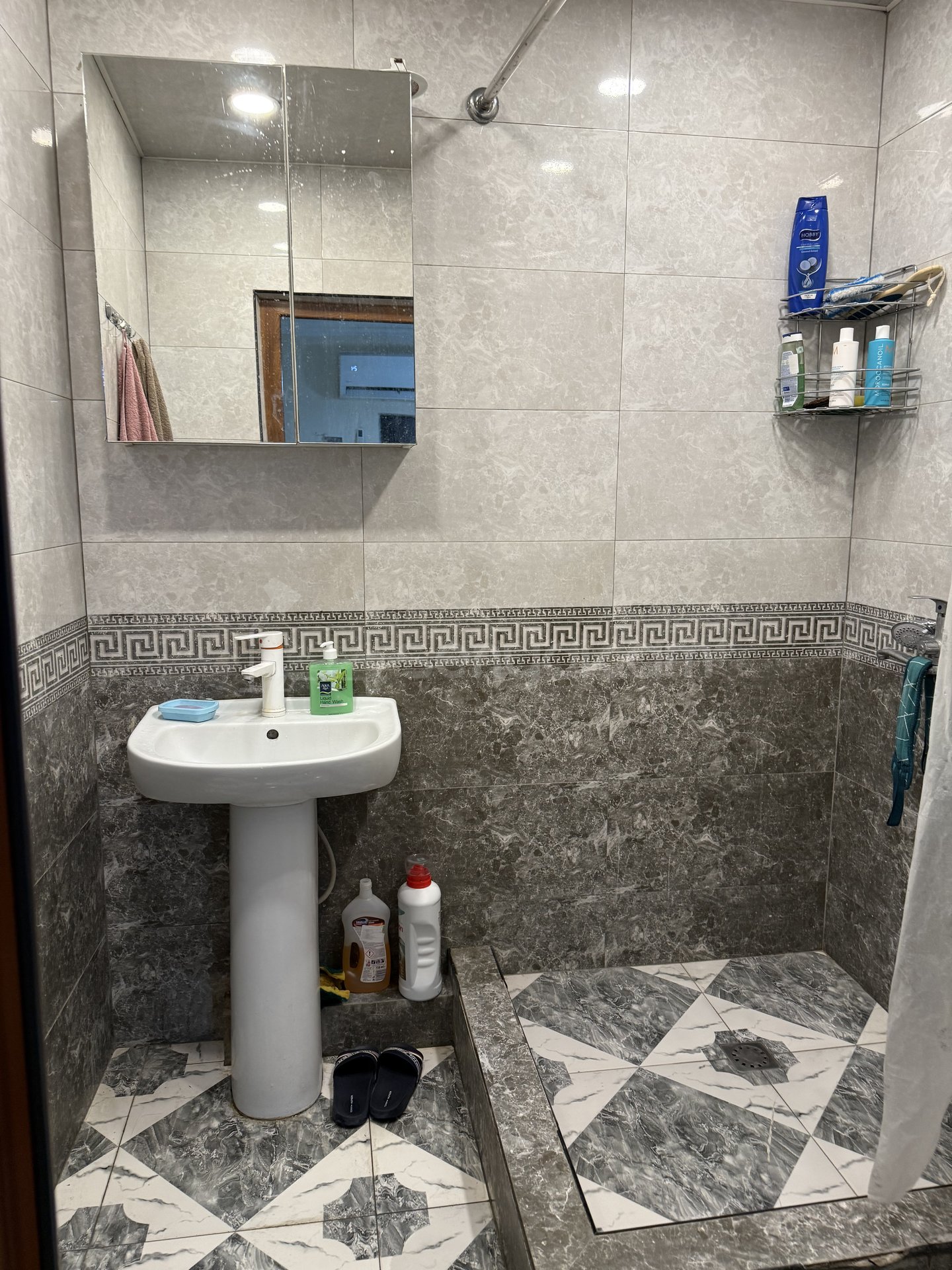 3 Սենյականոց Բնակարան Քարե Շենքում, 79քմ, 5/5 հարկ, Կապիտալ Վերանորոգված