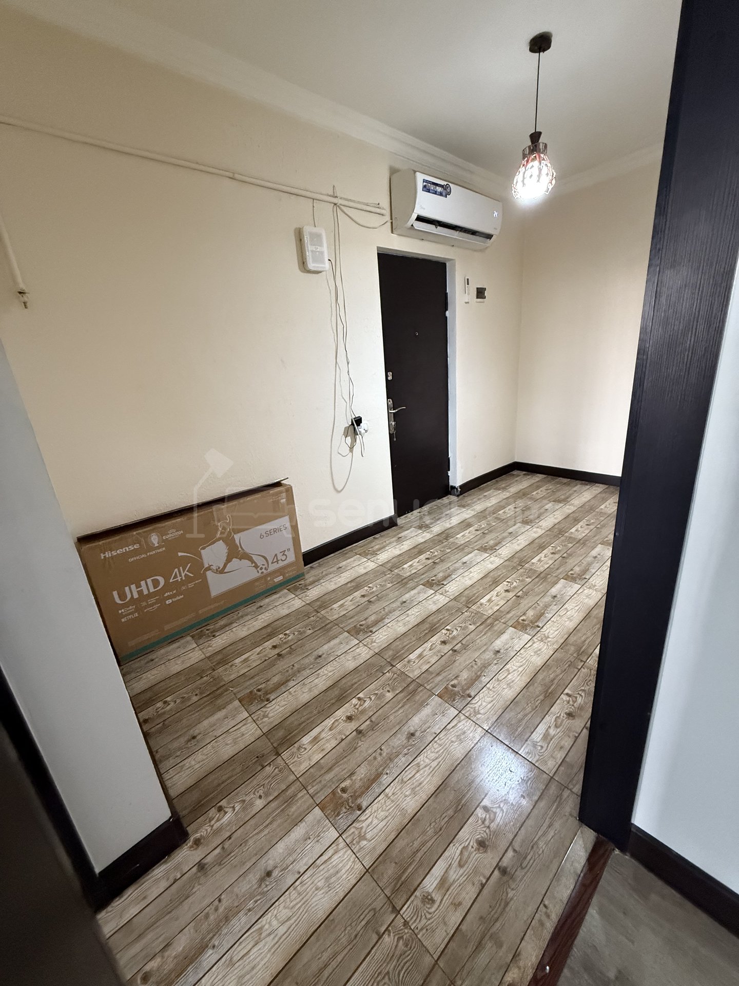 3 Սենյականոց Բնակարան Քարե Շենքում, 79քմ, 5/5 հարկ, Կապիտալ Վերանորոգված