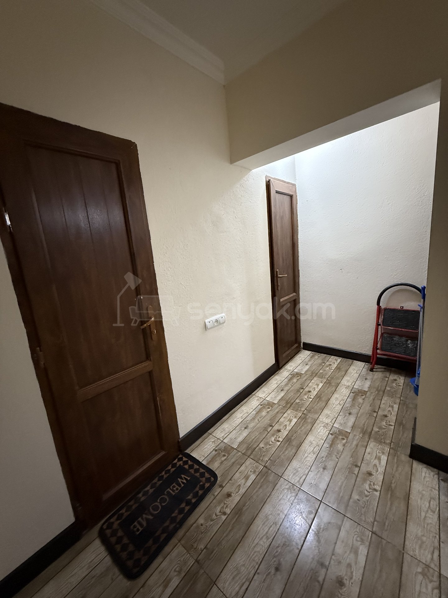 3 Սենյականոց Բնակարան Քարե Շենքում, 79քմ, 5/5 հարկ, Կապիտալ Վերանորոգված