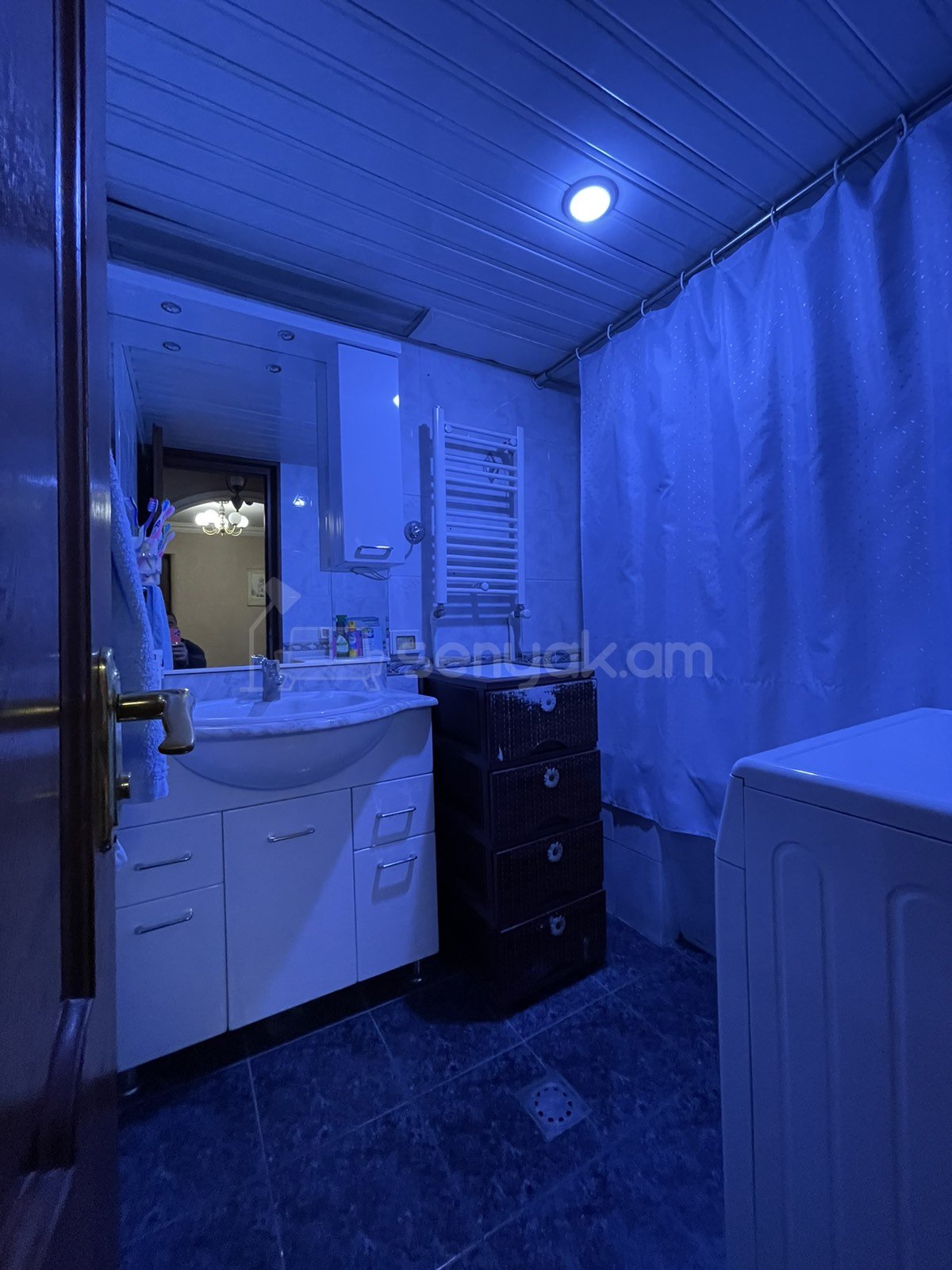 4 Սենյականոց Բնակարան Քարե Շենքում, 101քմ, 2/5 հարկ, Կապիտալ Վերանորոգված, Կահավորված, Արևկող