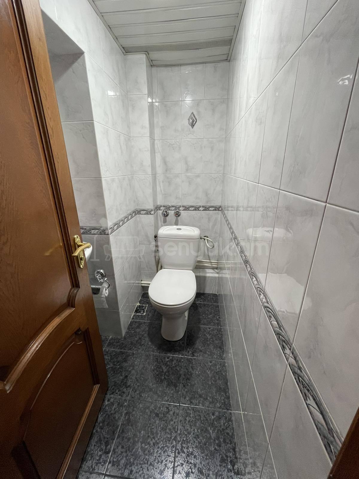 4 Սենյականոց Բնակարան Քարե Շենքում, 101քմ, 2/5 հարկ, Կապիտալ Վերանորոգված, Կահավորված, Արևկող