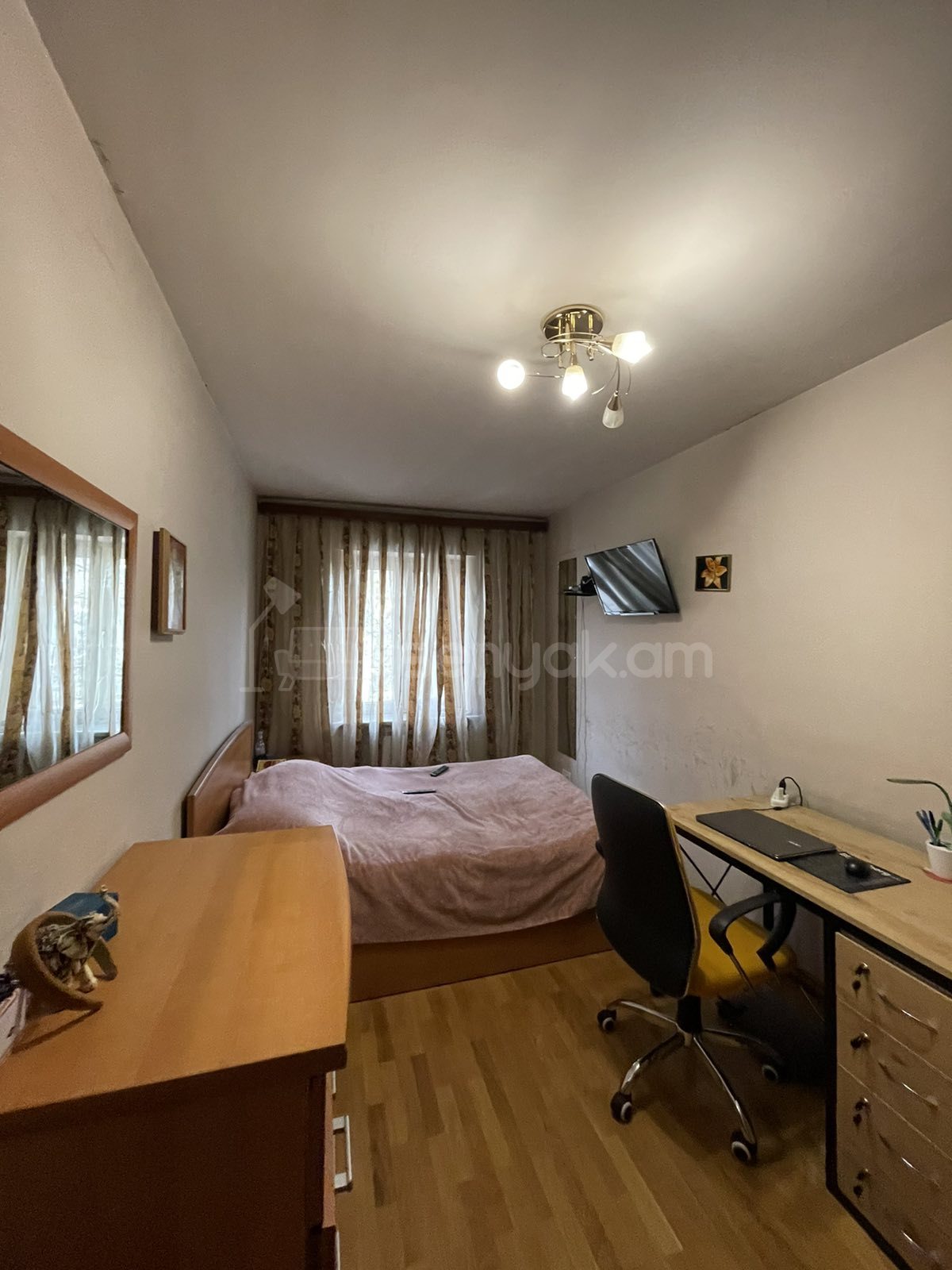 4 Սենյականոց Բնակարան Քարե Շենքում, 101քմ, 2/5 հարկ, Կապիտալ Վերանորոգված, Կահավորված, Արևկող