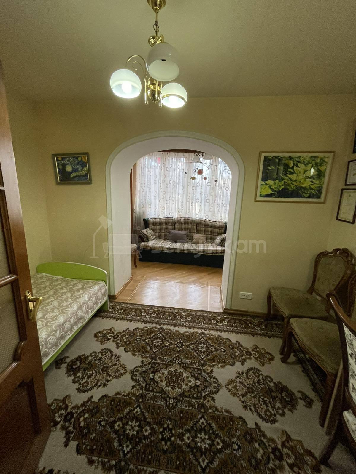 4 Սենյականոց Բնակարան Քարե Շենքում, 101քմ, 2/5 հարկ, Կապիտալ Վերանորոգված, Կահավորված, Արևկող