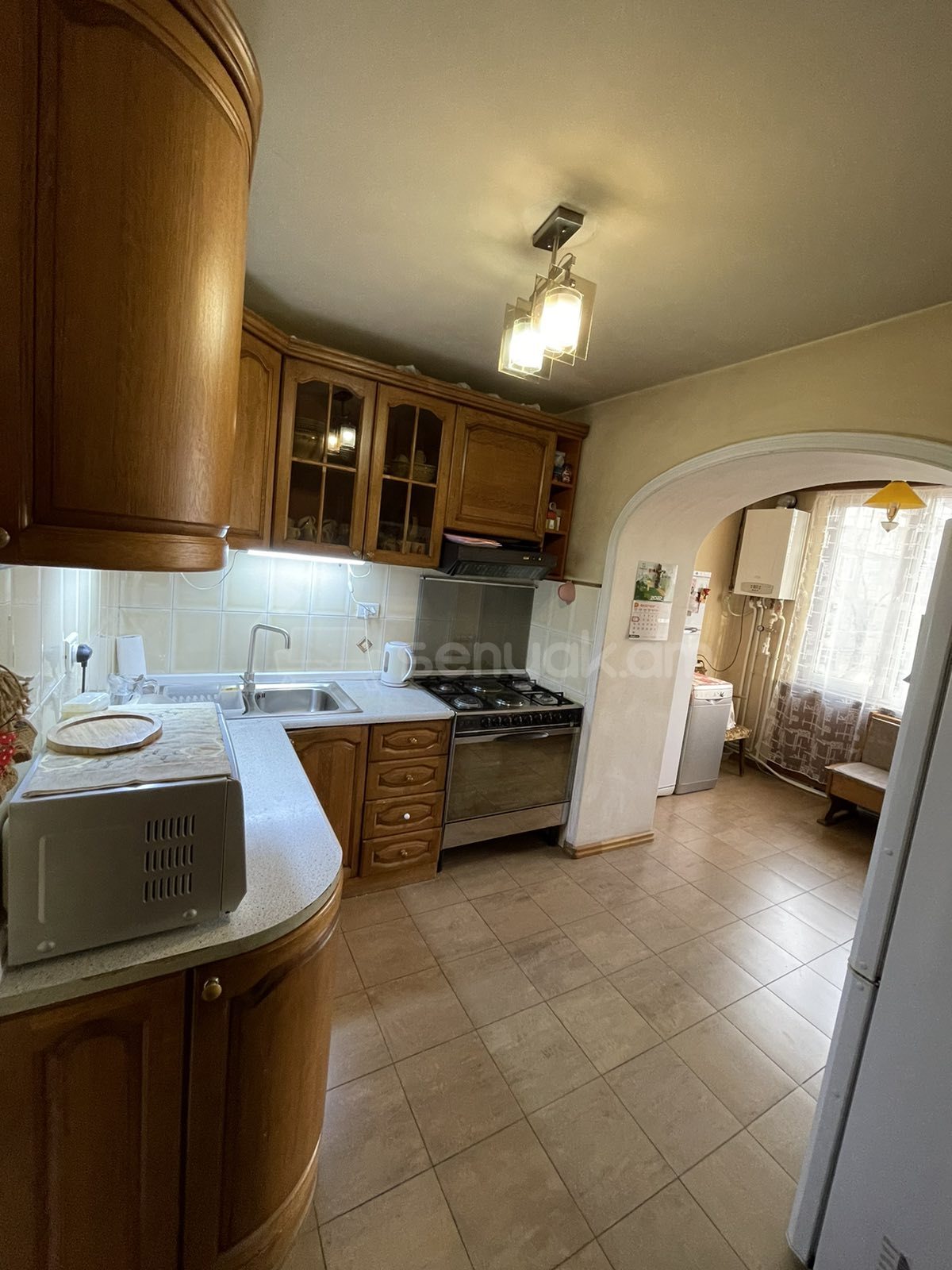 4 Սենյականոց Բնակարան Քարե Շենքում, 101քմ, 2/5 հարկ, Կապիտալ Վերանորոգված, Կահավորված, Արևկող