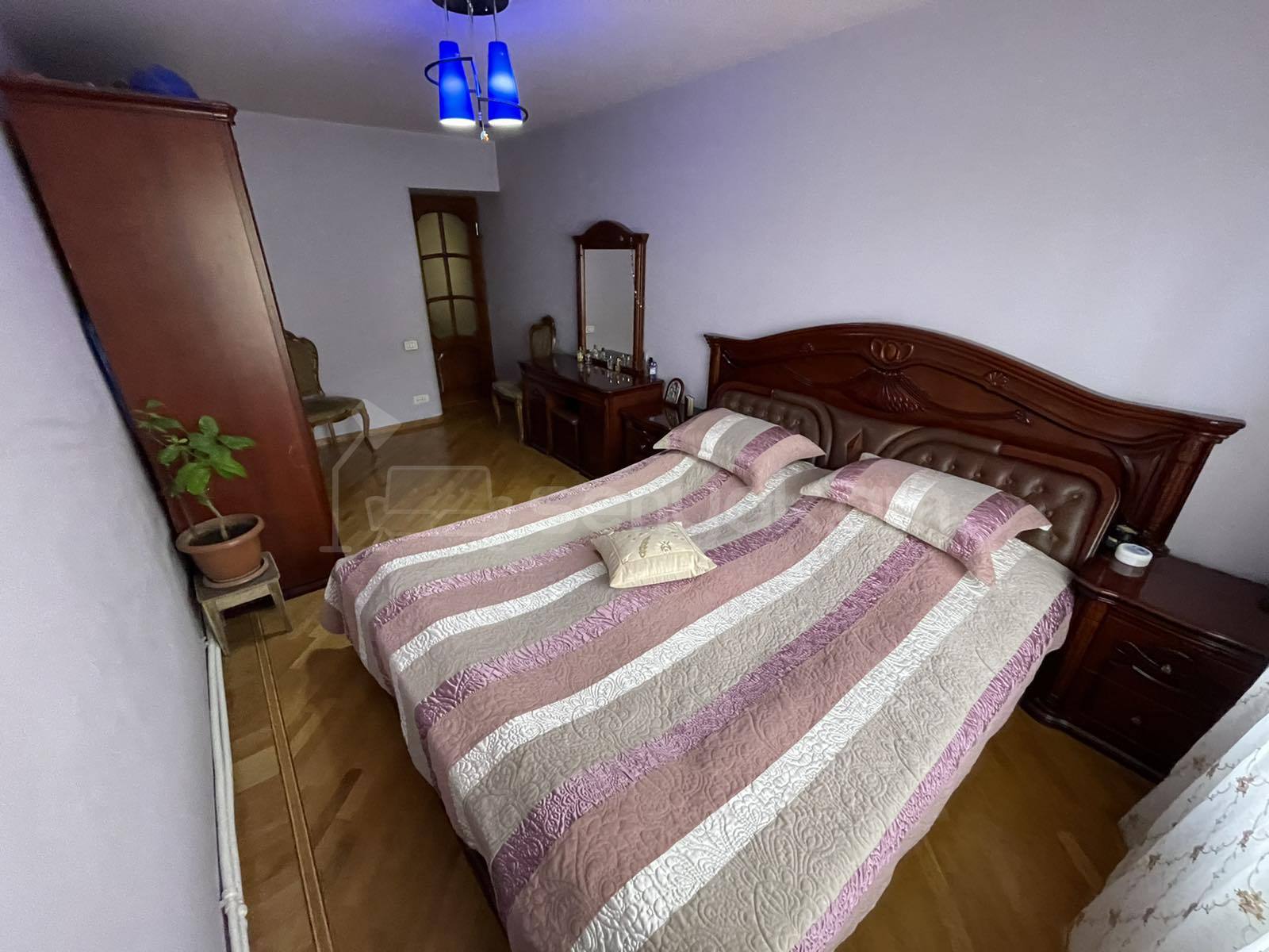 4 Սենյականոց Բնակարան Քարե Շենքում, 101քմ, 2/5 հարկ, Կապիտալ Վերանորոգված, Կահավորված, Արևկող