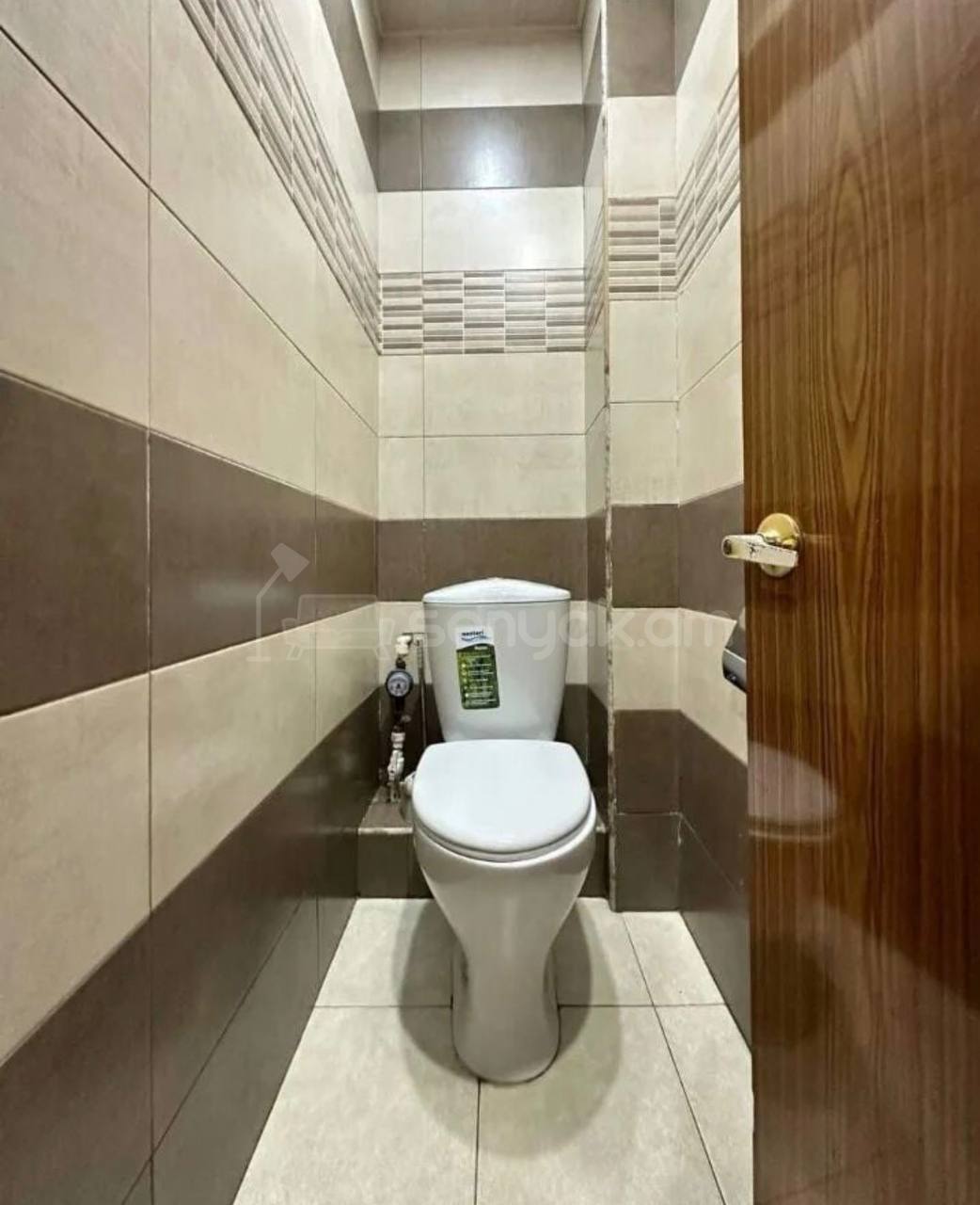 4 Սենյականոց Բնակարան Քարե Շենքում, 92քմ, 1/5 հարկ, Նորմալ Վիճակում