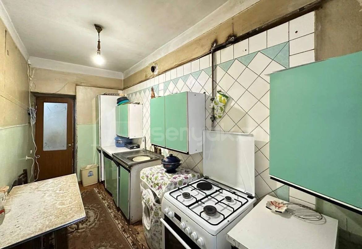 4 Սենյականոց Բնակարան Քարե Շենքում, 92քմ, 1/5 հարկ, Նորմալ Վիճակում