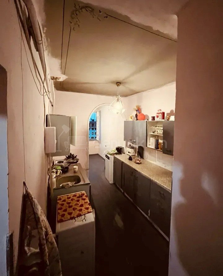 2 Սենյականոց Բնակարան Քարե Շենքում, 65քմ, 7/7 հարկ, Պետական Վիճակում