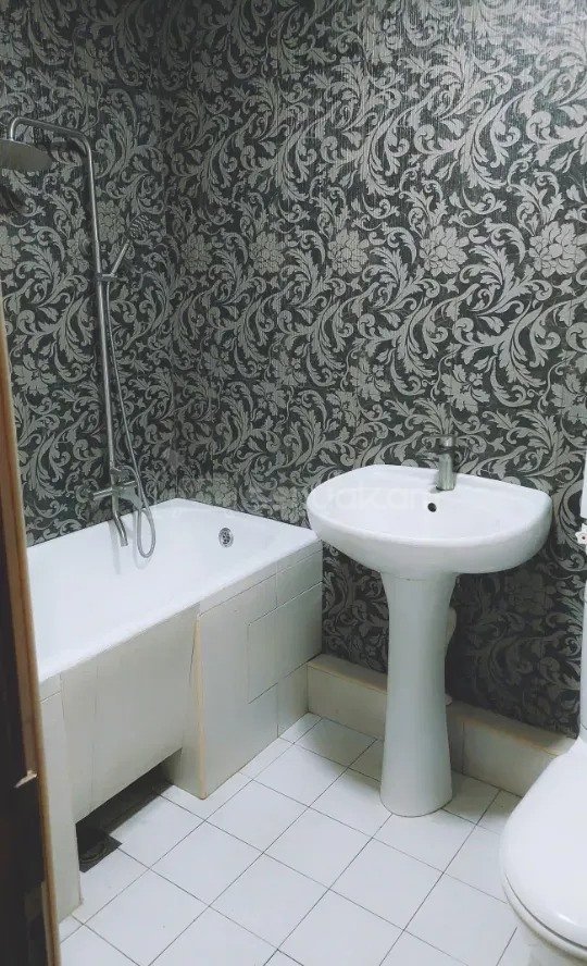 3 Սենյականոց Բնակարան Քարե Շենքում, 75քմ, 2/5 հարկ, Կապիտալ Վերանորոգված