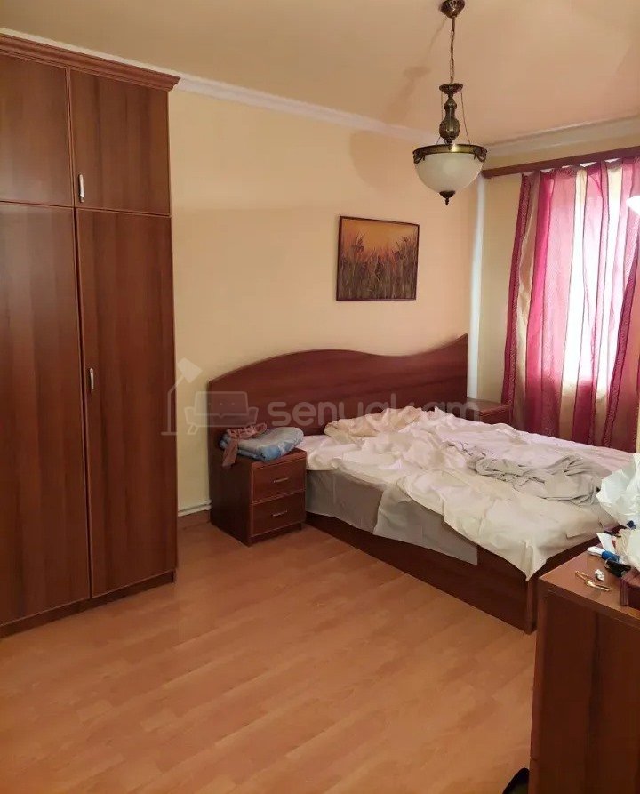 3 Սենյականոց Բնակարան Քարե Շենքում, 75քմ, 2/5 հարկ, Կապիտալ Վերանորոգված