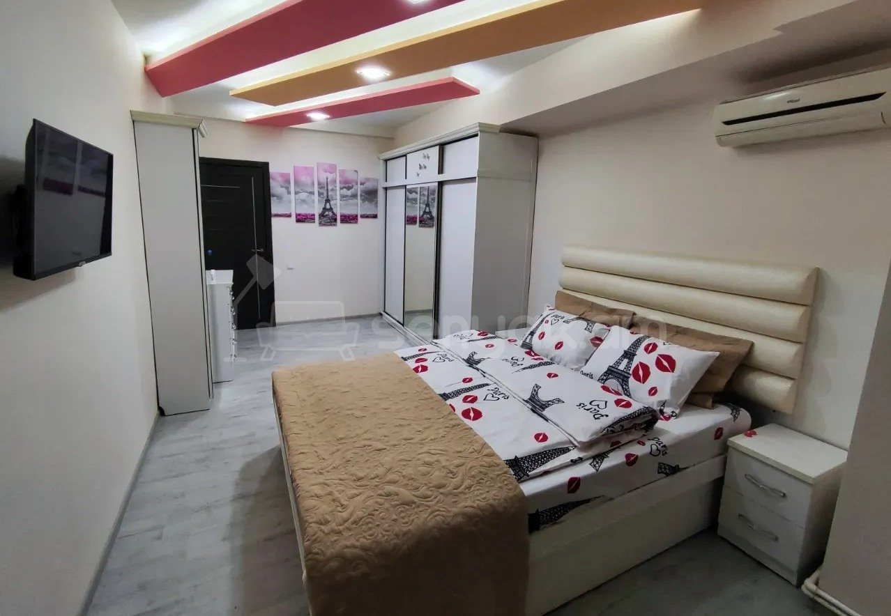 3 Սենյականոց Բնակարան Քարե Շենքում, 66քմ, 3/10 հարկ, Կապիտալ Վերանորոգված, Կահավորված, Արևկող