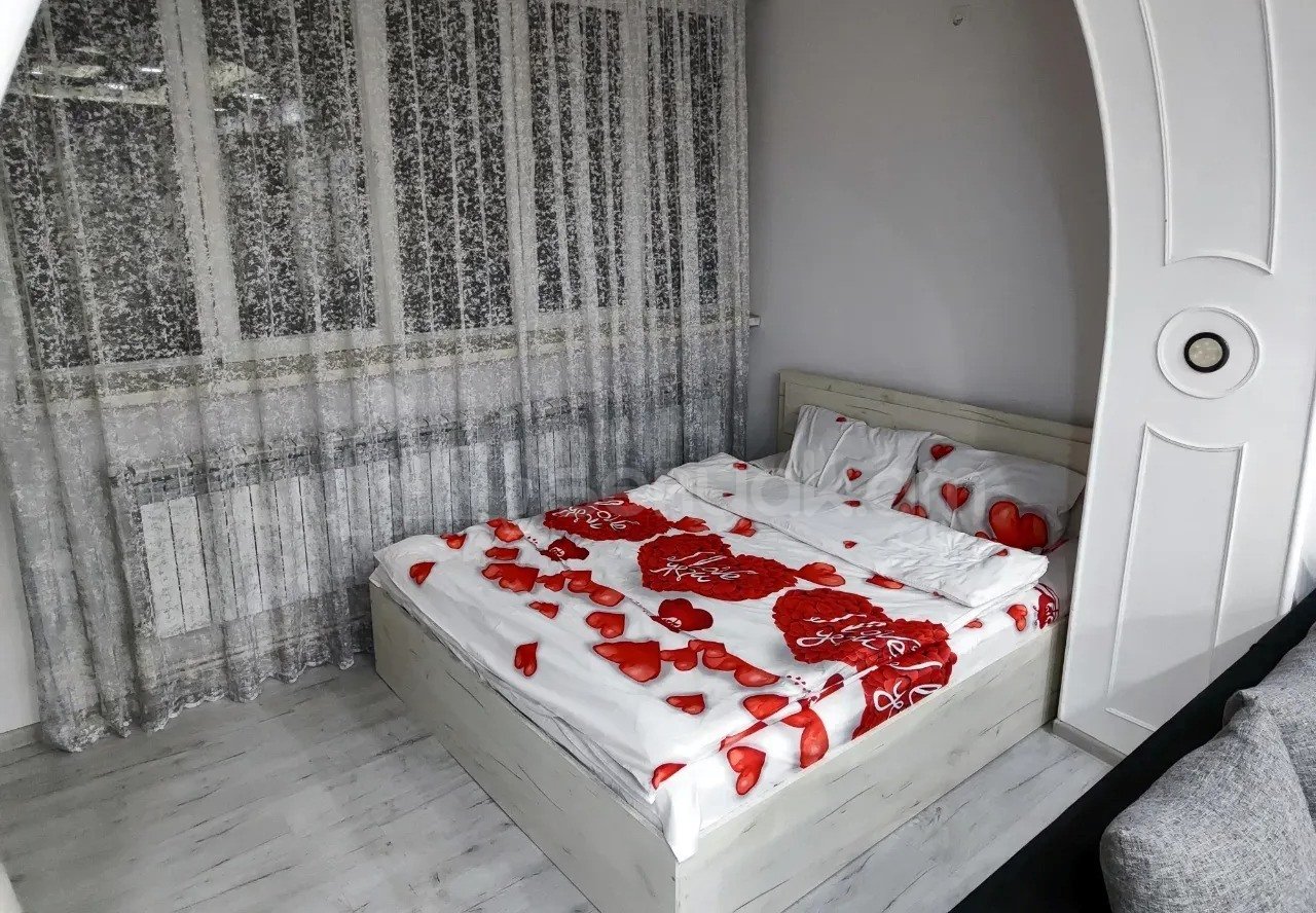 3 Սենյականոց Բնակարան Քարե Շենքում, 66քմ, 3/10 հարկ, Կապիտալ Վերանորոգված, Կահավորված, Արևկող