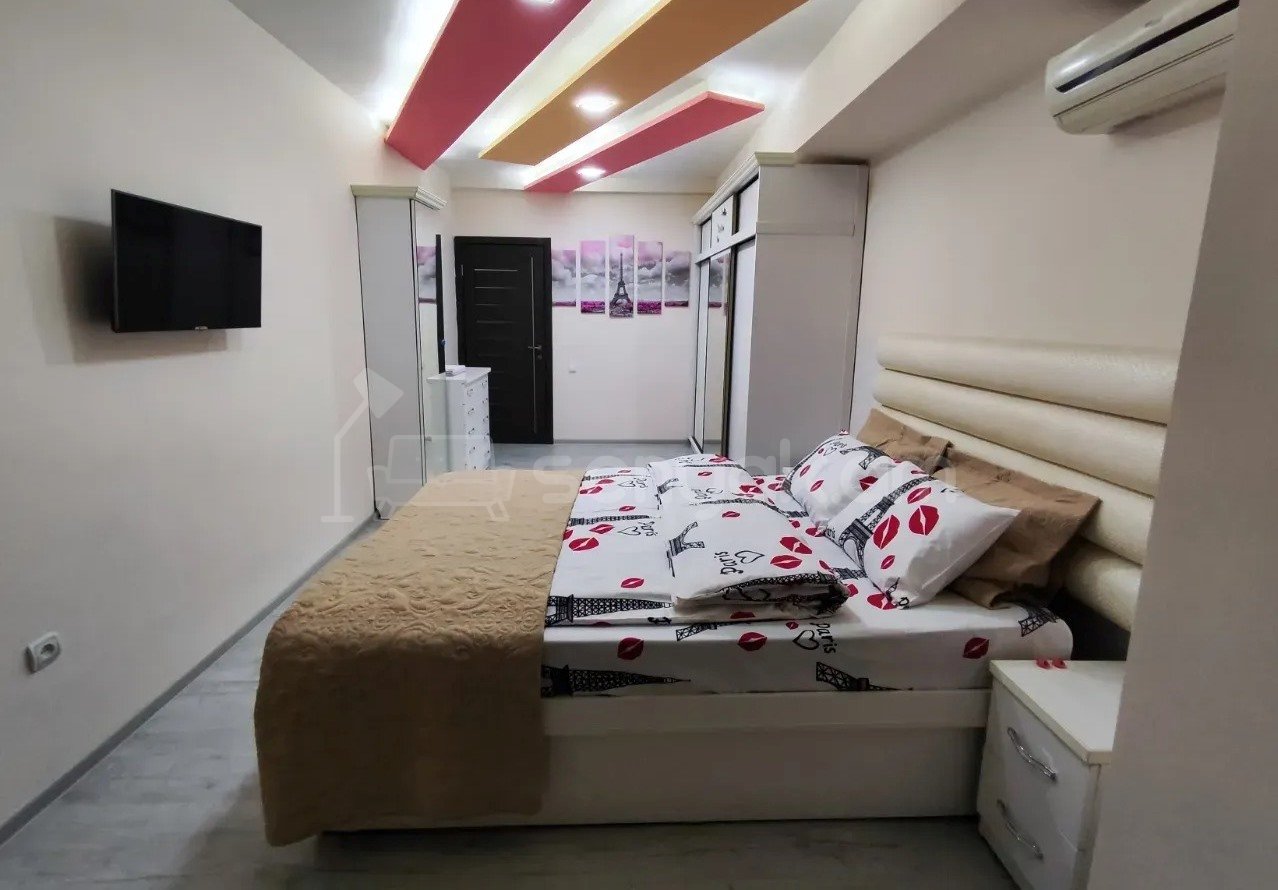 3 Սենյականոց Բնակարան Քարե Շենքում, 66քմ, 3/10 հարկ, Կապիտալ Վերանորոգված, Կահավորված, Արևկող