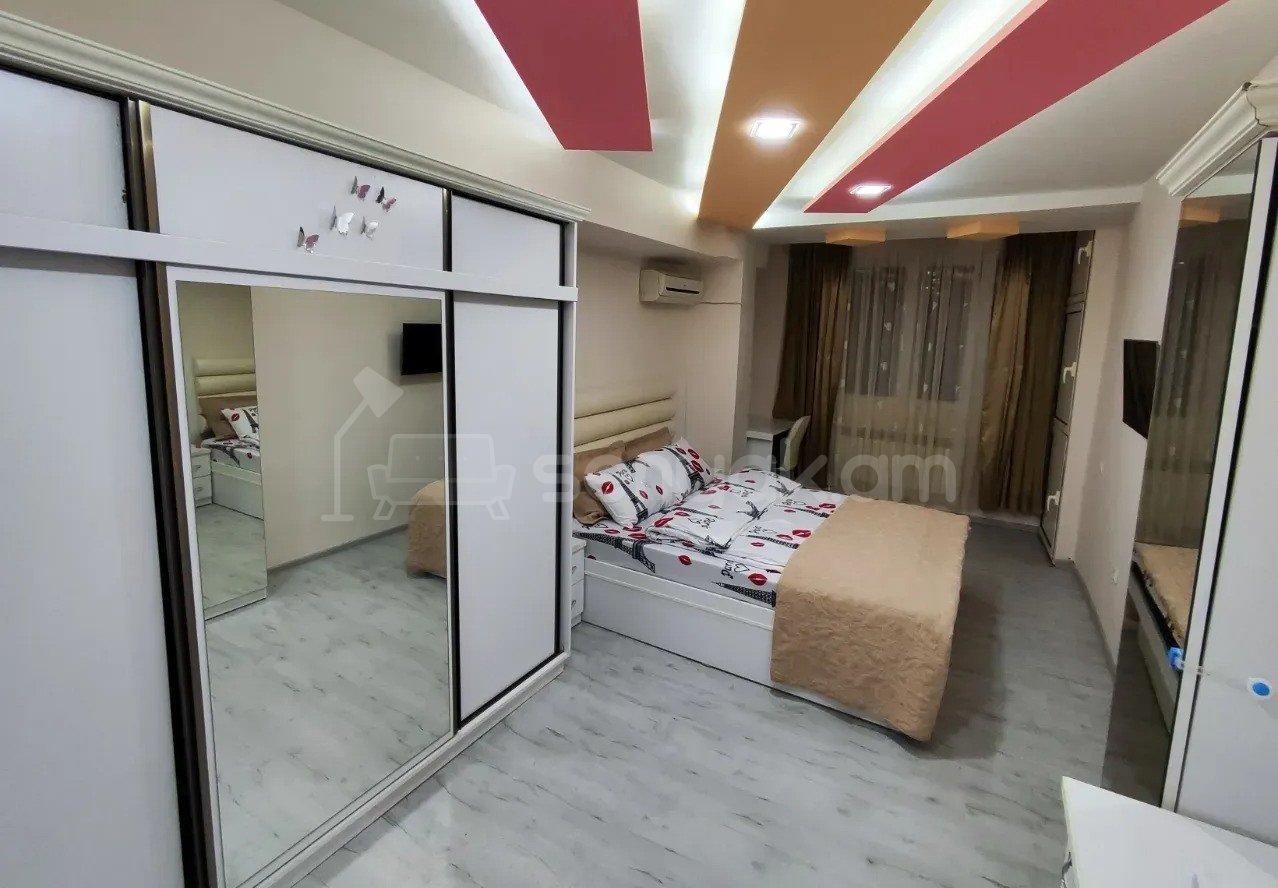 3 Սենյականոց Բնակարան Քարե Շենքում, 66քմ, 3/10 հարկ, Կապիտալ Վերանորոգված, Կահավորված, Արևկող