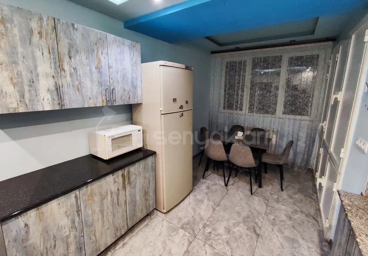 3 Սենյականոց Բնակարան Քարե Շենքում, 66քմ, 3/10 հարկ, Կապիտալ Վերանորոգված, Կահավորված, Արևկող