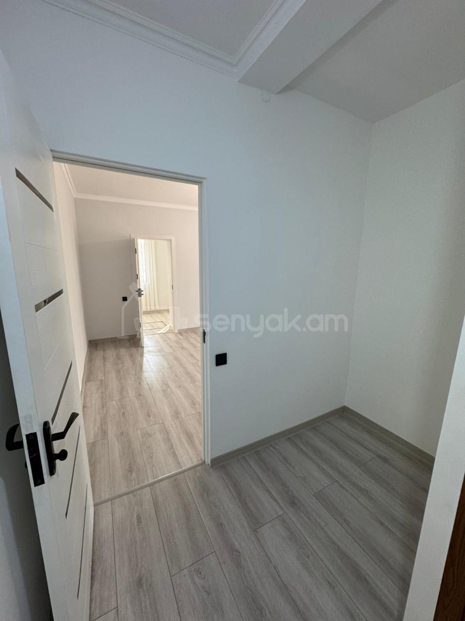 2 Սենյականոց Բնակարան Քարե Շենքում, 46քմ, 1/5 հարկ, Կապիտալ Վերանորոգված