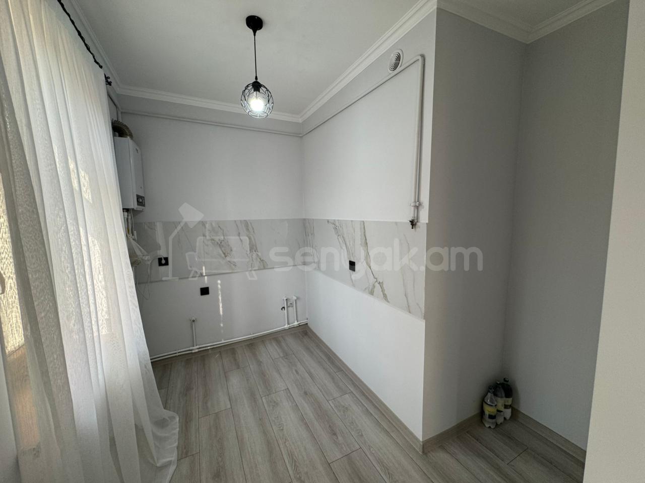 2 Սենյականոց Բնակարան Քարե Շենքում, 46քմ, 1/5 հարկ, Կապիտալ Վերանորոգված