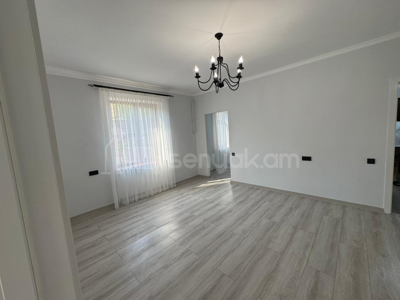 2 Սենյականոց Բնակարան Քարե Շենքում, 46քմ, 1/5 հարկ, Կապիտալ Վերանորոգված