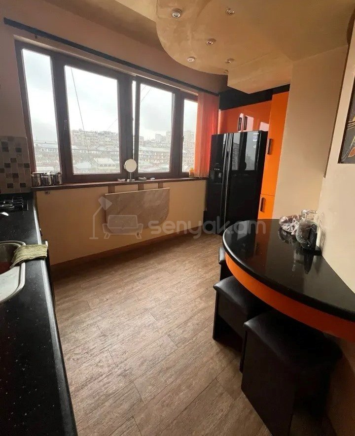 3 Սենյականոց Բնակարան, 80քմ, 8/14 հարկ, Կապիտալ Վերանորոգված