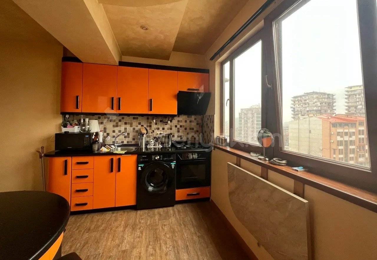 3 Սենյականոց Բնակարան, 80քմ, 8/14 հարկ, Կապիտալ Վերանորոգված