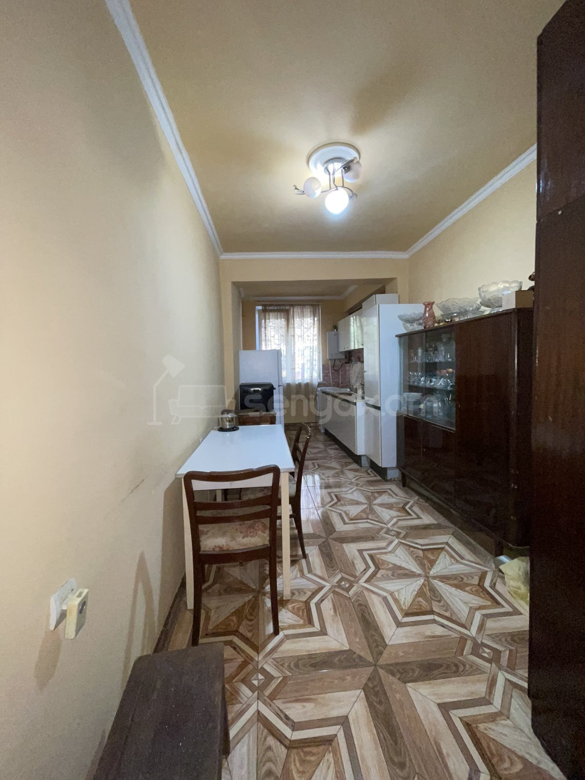 3 Սենյականոց Բնակարան, 83քմ, 1/9 հարկ, Նորմալ Վիճակում