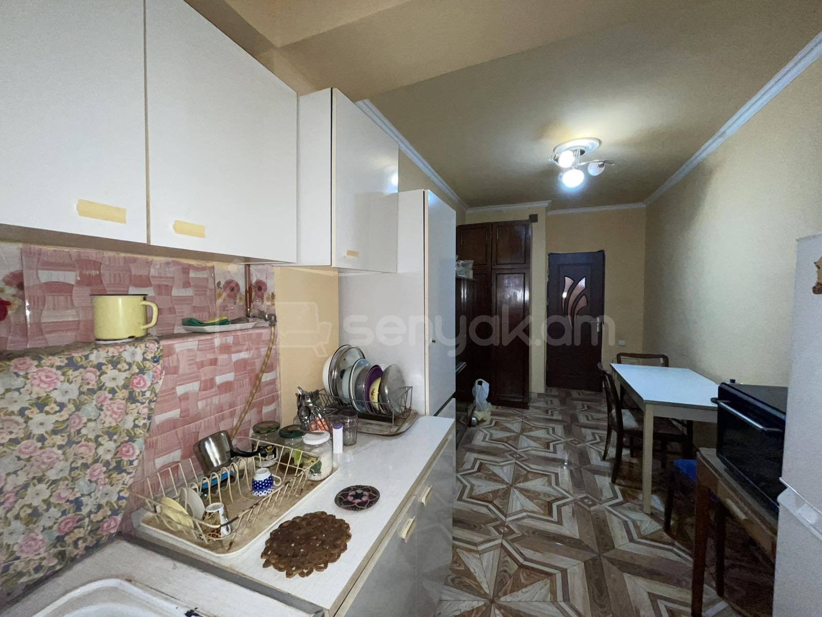 3 Սենյականոց Բնակարան, 83քմ, 1/9 հարկ, Նորմալ Վիճակում