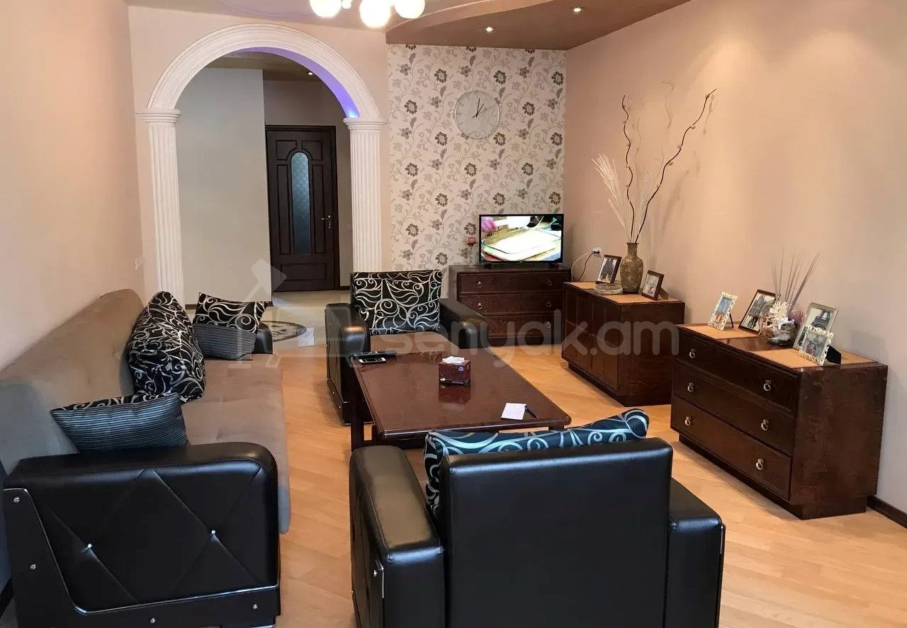 2 Սենյականոց Բնակարան Քարե Շենքում, 74քմ, 1/5 հարկ, Կապիտալ Վերանորոգված, Կահավորված, Արևկող
