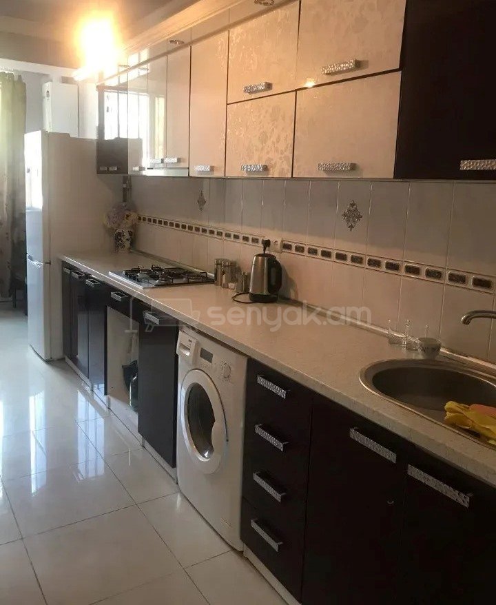 2 Սենյականոց Բնակարան Քարե Շենքում, 74քմ, 1/5 հարկ, Կապիտալ Վերանորոգված, Կահավորված, Արևկող